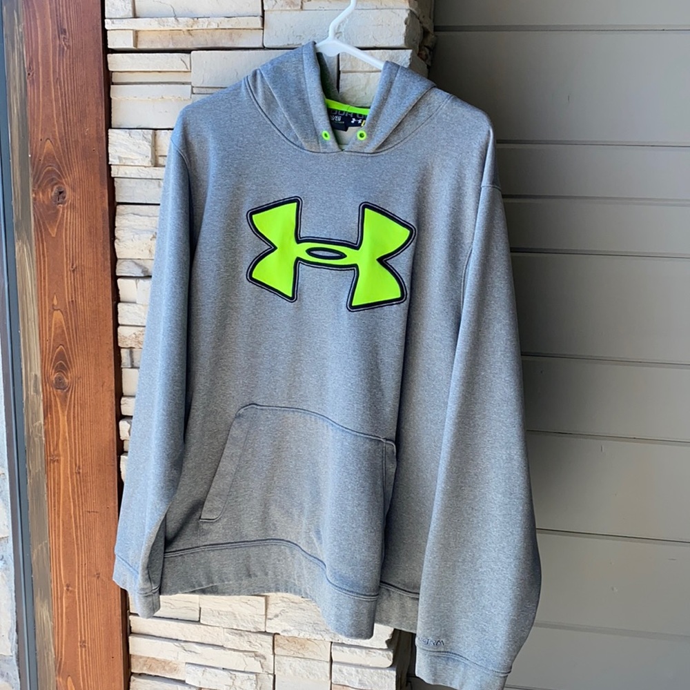 Men’s UA hoodie